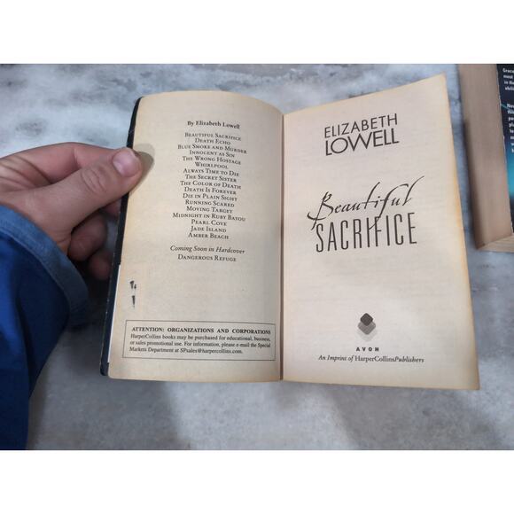 Elizabeth Lowell Paperback Novel Bundle: The Wrong Hostage & Beautiful Sacrifice - Picture 5 of 9